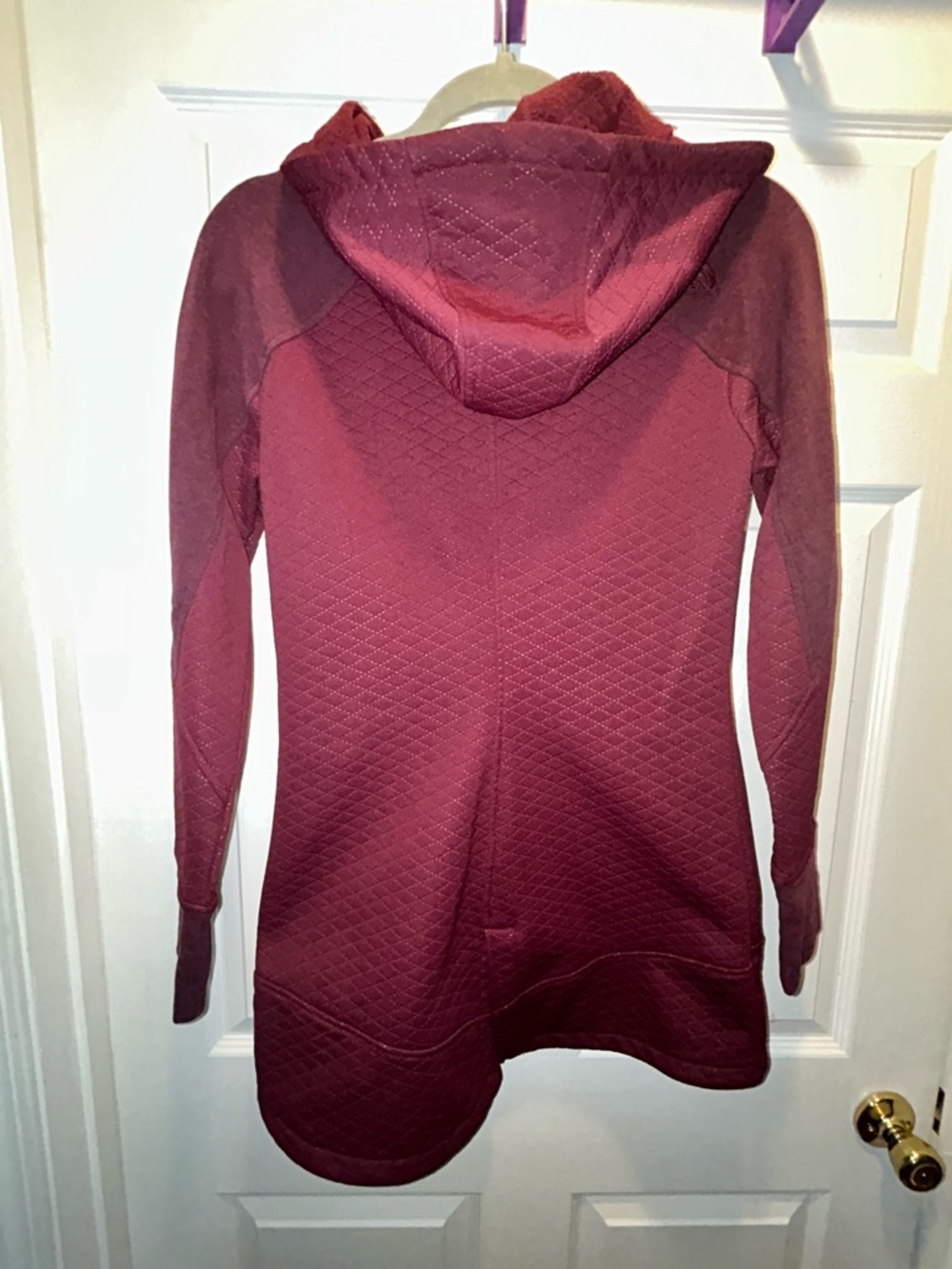 The North Face Women's Quilted Fleece Jacket - Wine - Picture 4 of 8